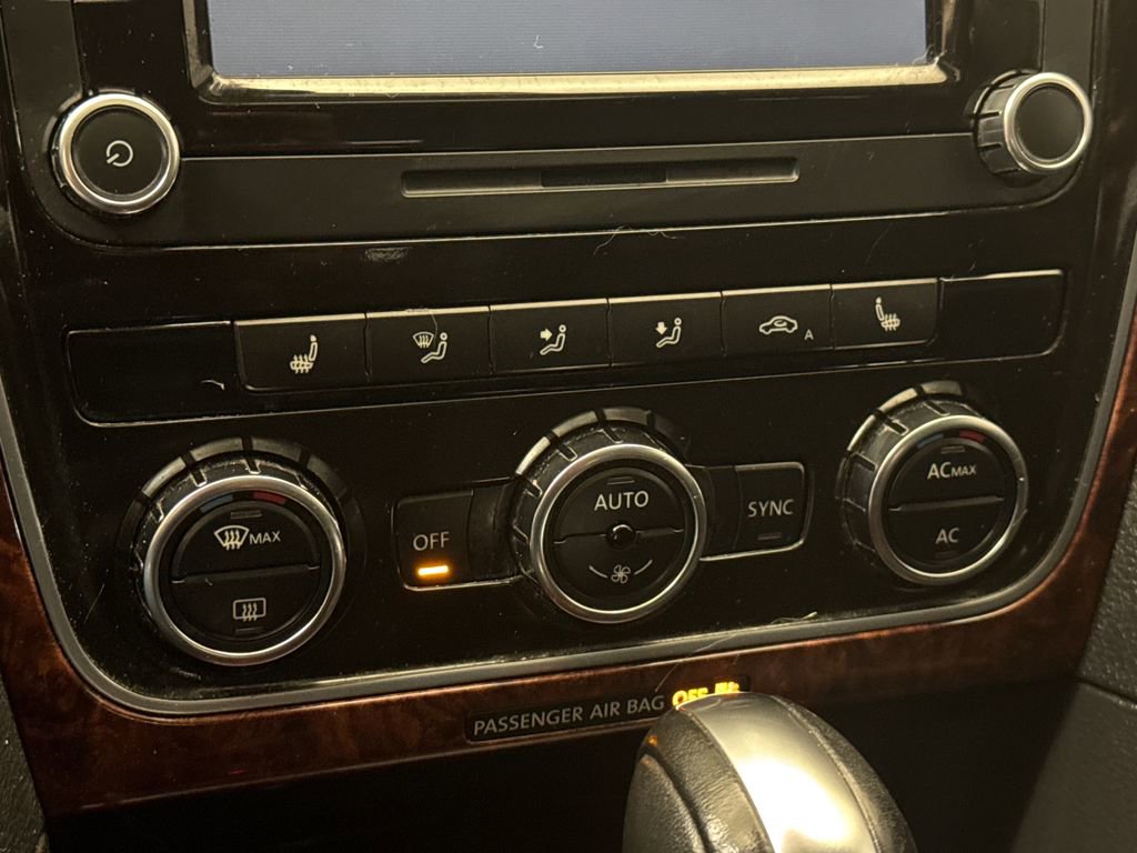 Used 2012 Volkswagen Passat 2.5 SEL image 25