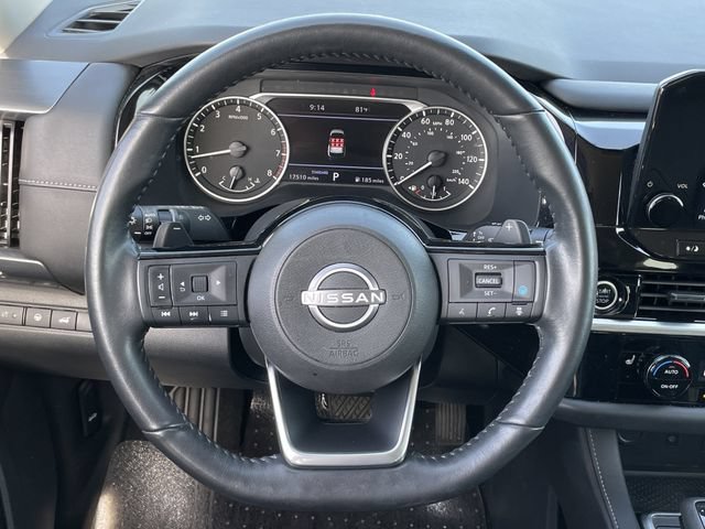 Used 2023 Nissan Pathfinder SL FWD image 12