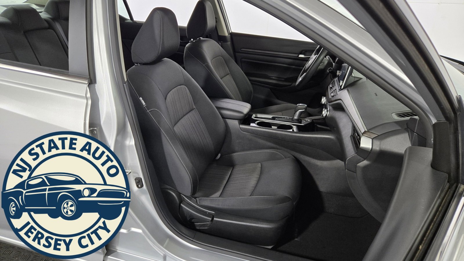 Used 2024 Nissan Altima 2.5 SV image 31