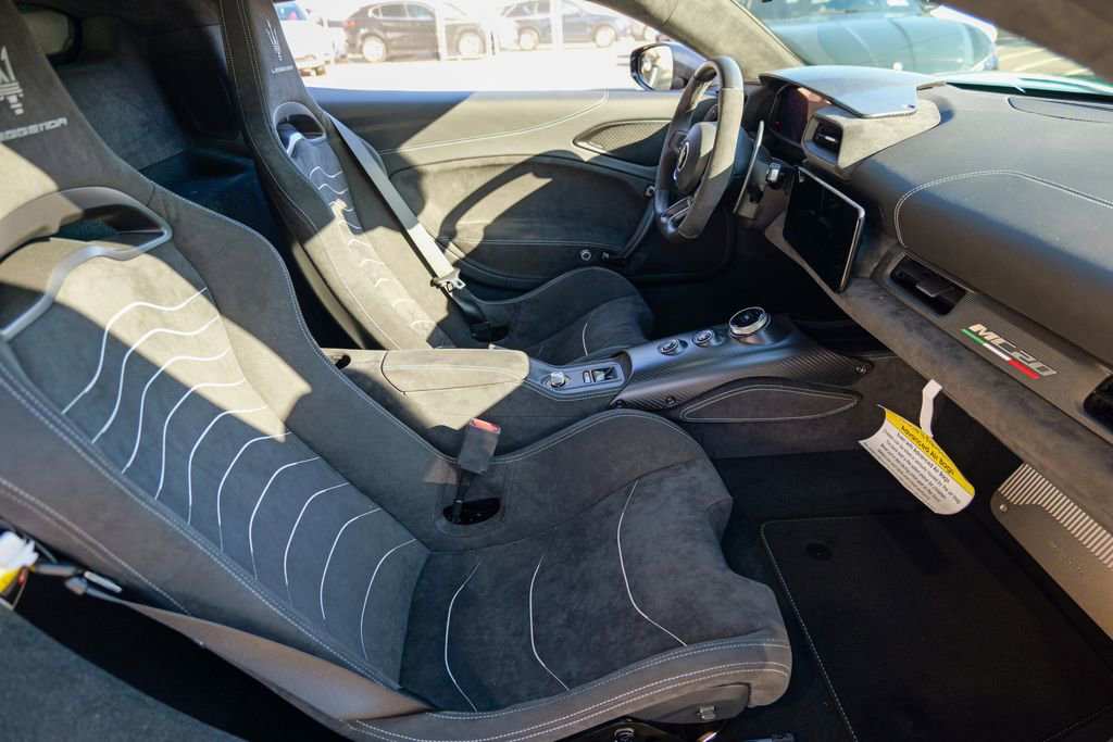 Used 2025 Maserati MC20 Coupe image 36