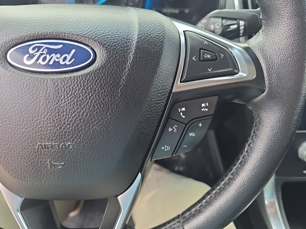 Used 2022 Ford Edge Titanium AWD/4WD image 16