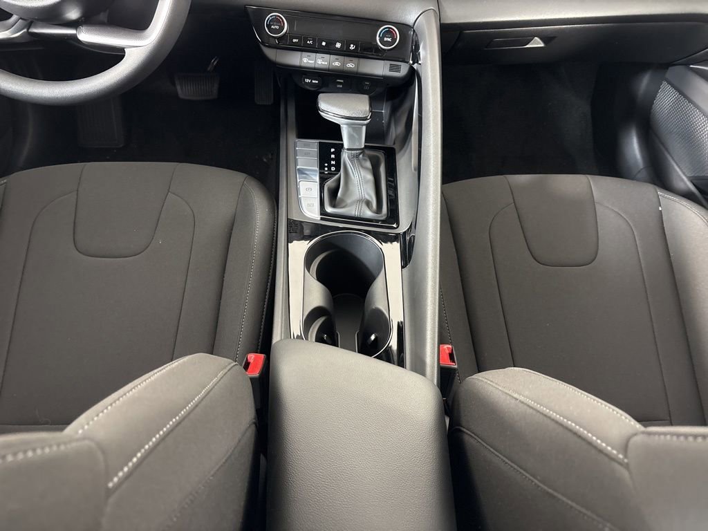 New 2025 Hyundai Elantra Hybrid FWD image 22