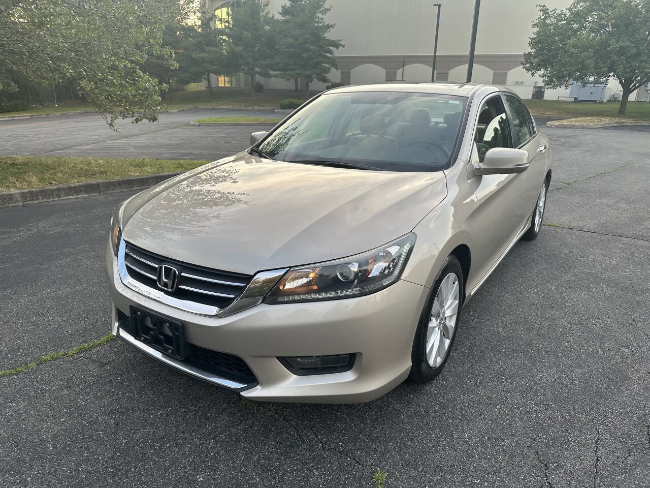 Used 2015 Honda Accord EX image 2