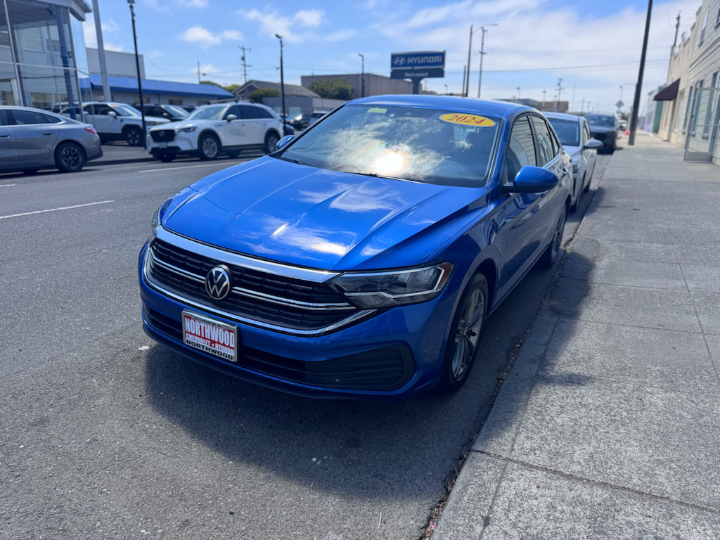 Used 2024 Volkswagen Jetta SE FWD image 14