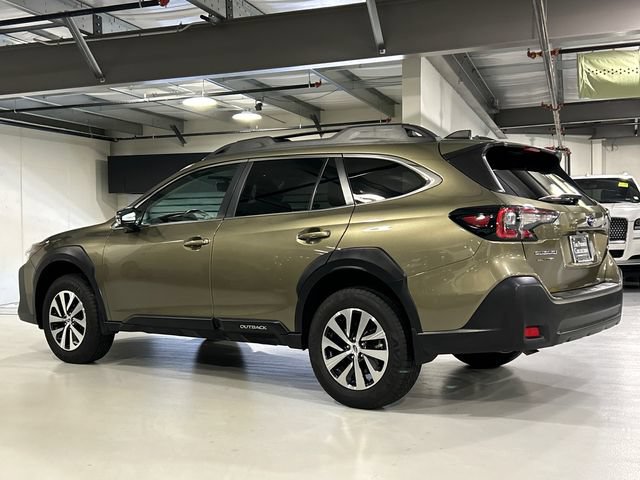 Used 2024 Subaru Outback Premium w/ Popular Package #1 AWD/4WD image 4