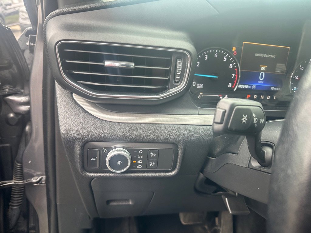 Used 2021 Ford Explorer XLT w/ Equipment Group 202A AWD/4WD image 22