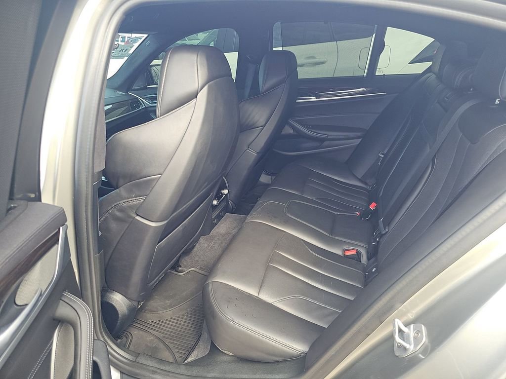 Used 2019 BMW M5 image 3