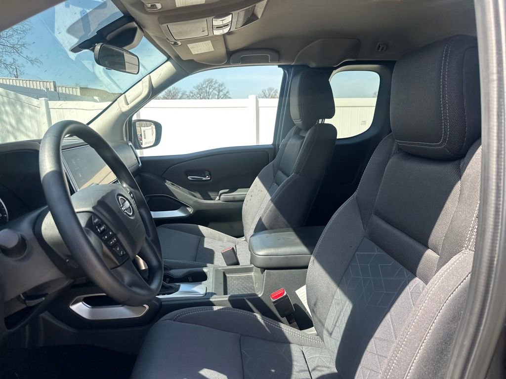 Used 2025 Nissan Frontier SV image 44