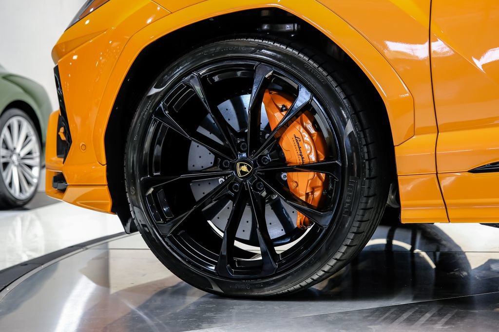 Used 2022 Lamborghini Urus AWD/4WD image 71