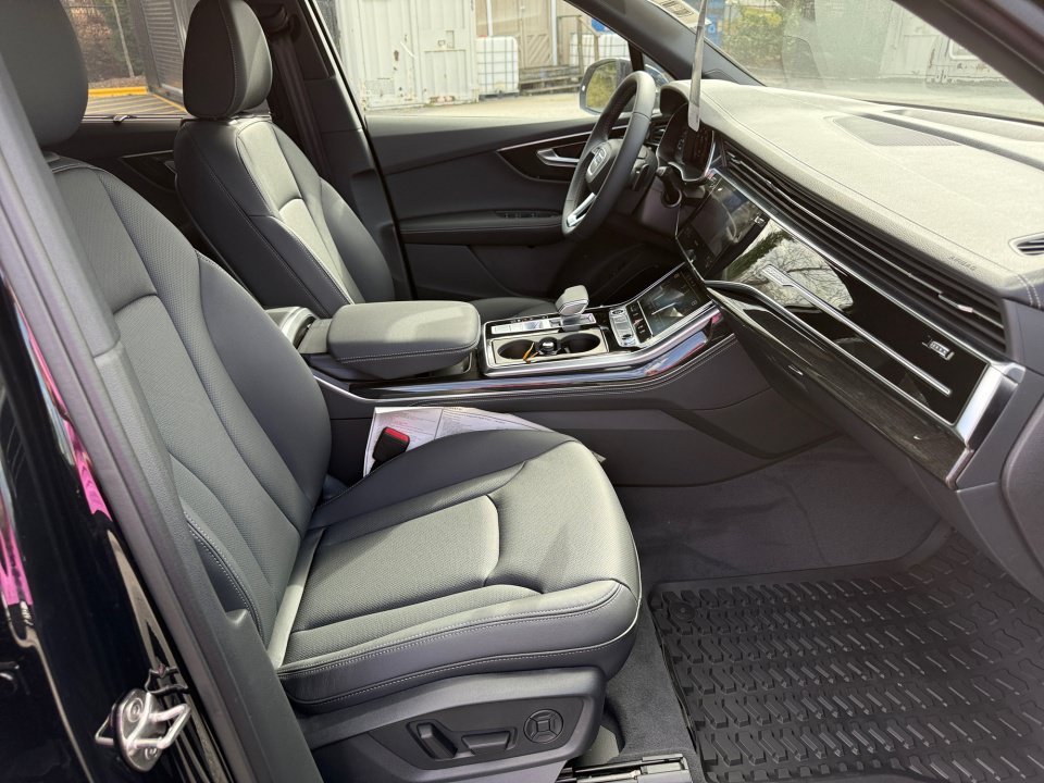 New 2026 Audi Q7 3.0T Premium Plus AWD/4WD image 28