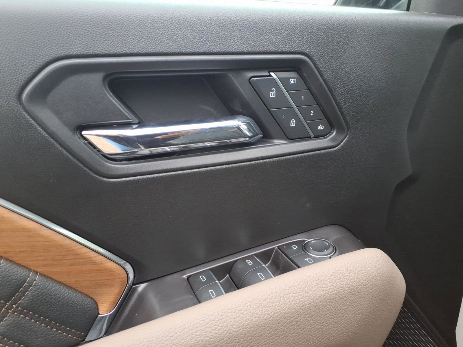 New 2026 GMC Canyon Denali image 8