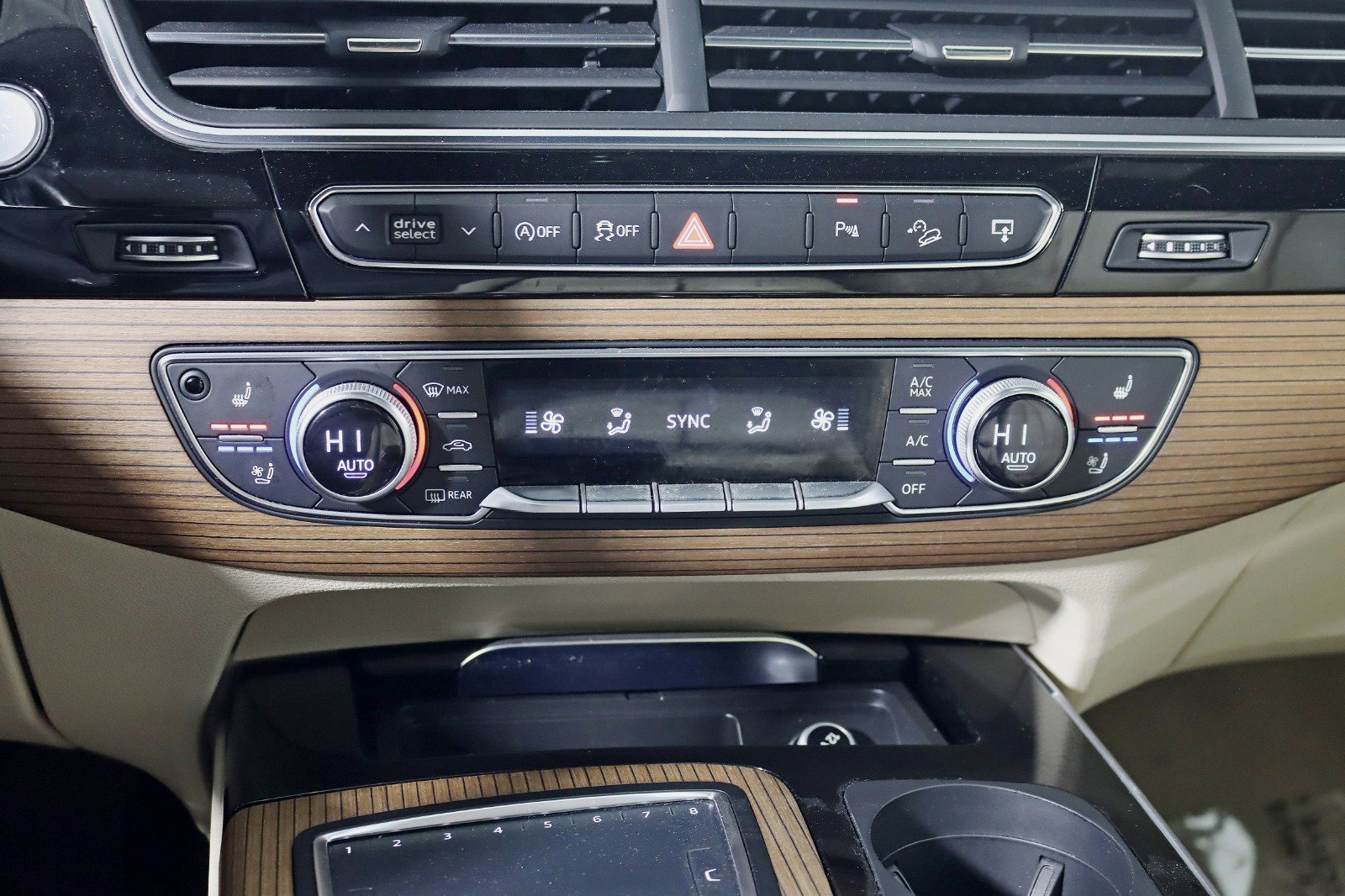 Used 2017 Audi Q7 3.0T Prestige image 27