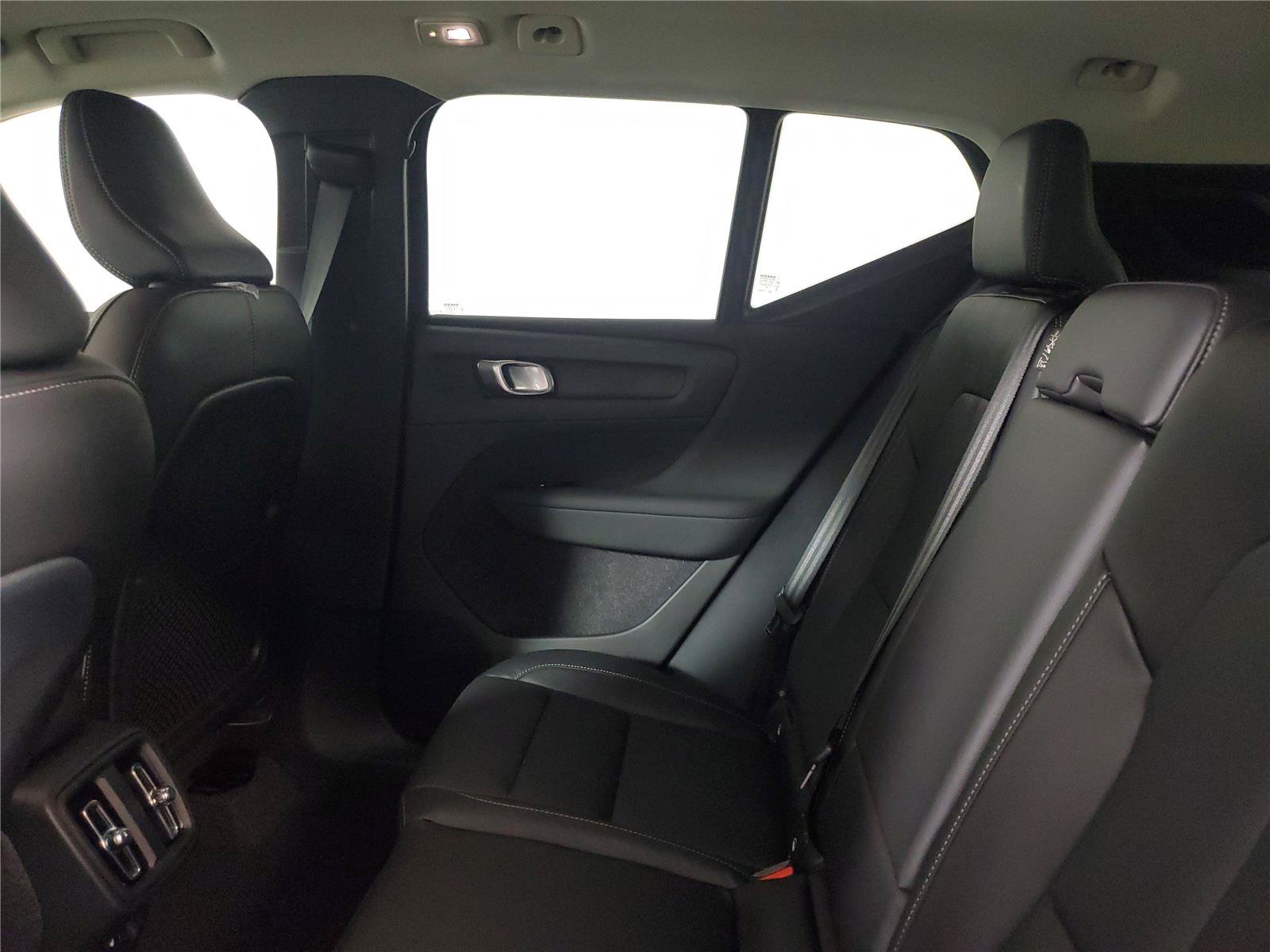 New 2026 Volvo XC40 B5 Plus w/ Climate Package AWD/4WD image 12