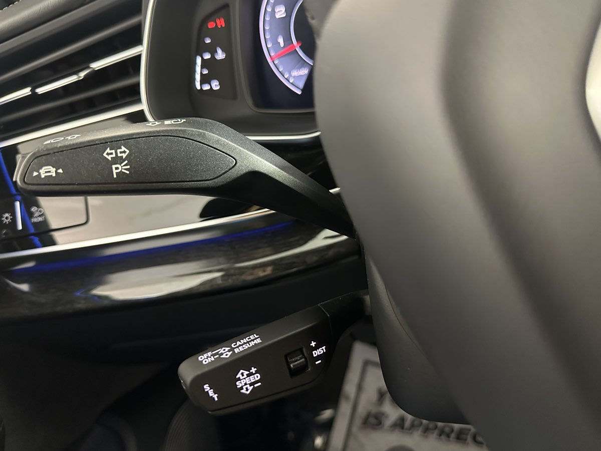 Used 2019 Audi Q8 Prestige AWD/4WD image 36