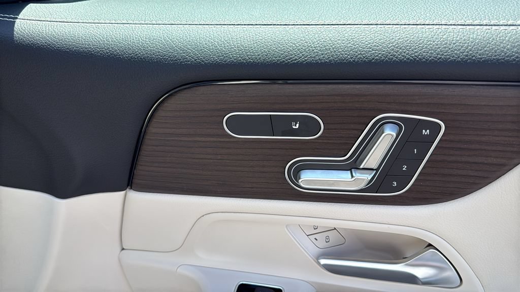 Certified 2026 Mercedes-Benz GLB 250 4MATIC image 14