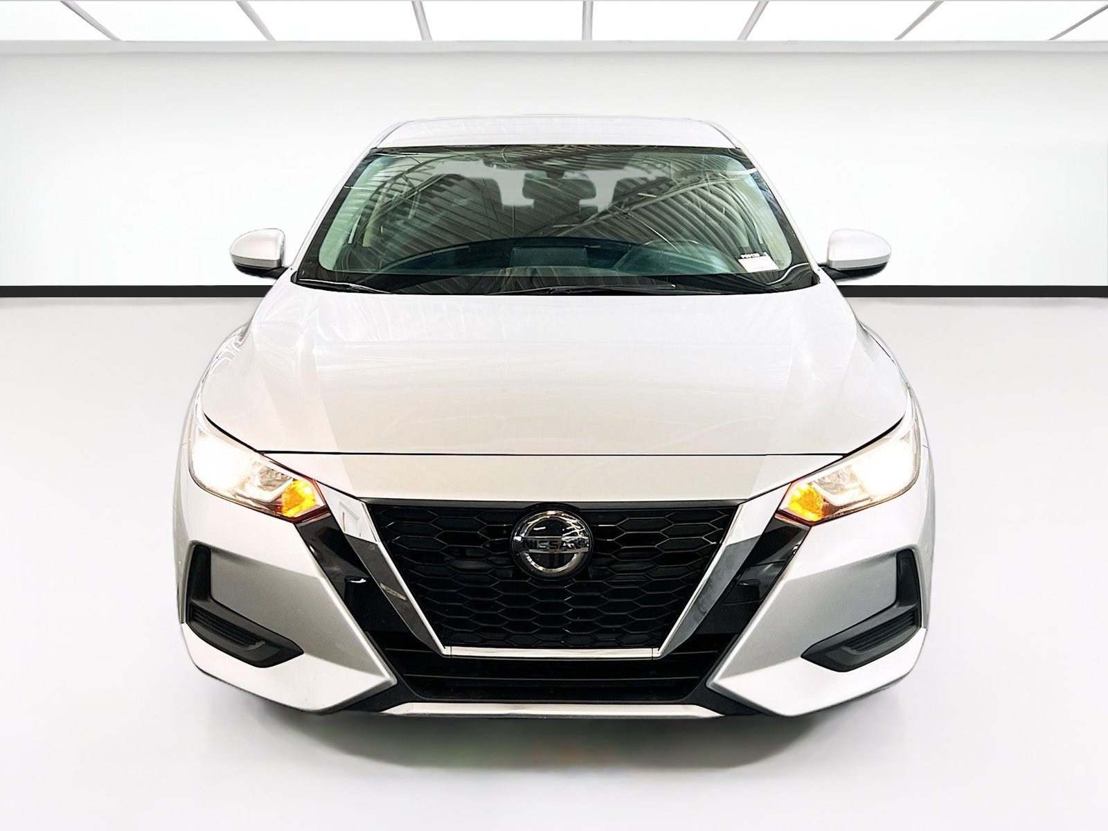 Used 2021 Nissan Sentra SV FWD image 2