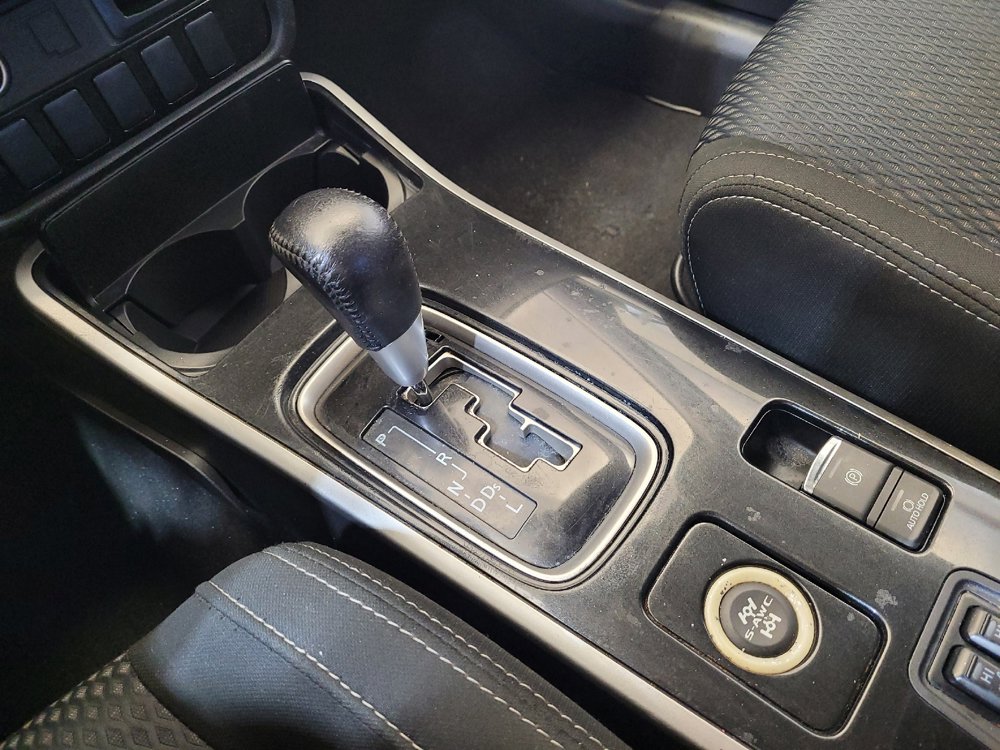 Used 2017 Mitsubishi Outlander SE AWD/4WD image 26