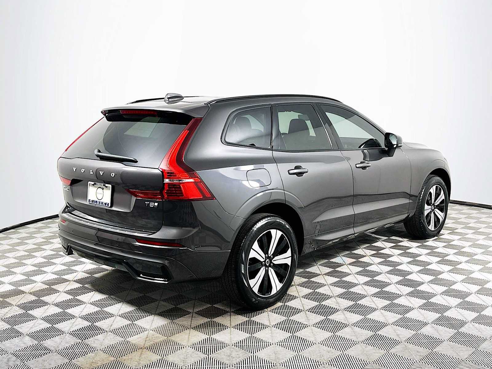 Used 2025 Volvo XC60 T8 Core w/ Protection Package Premier AWD/4WD image 7
