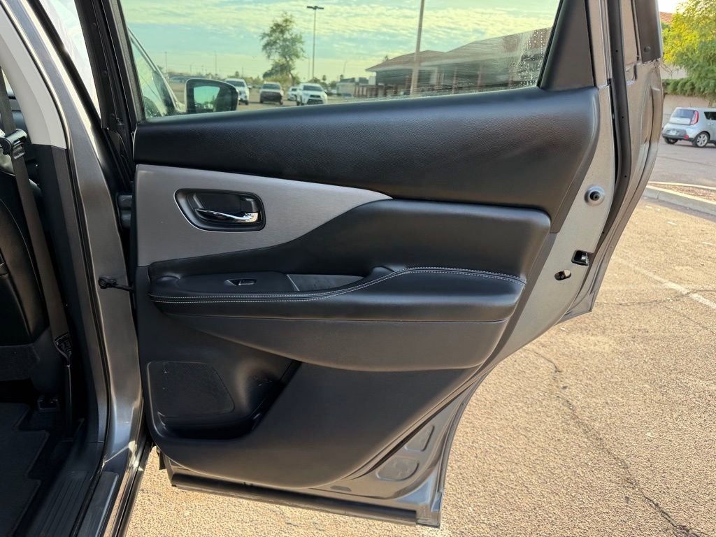 Used 2022 Nissan Murano SL w/ SL Moonroof Package image 17
