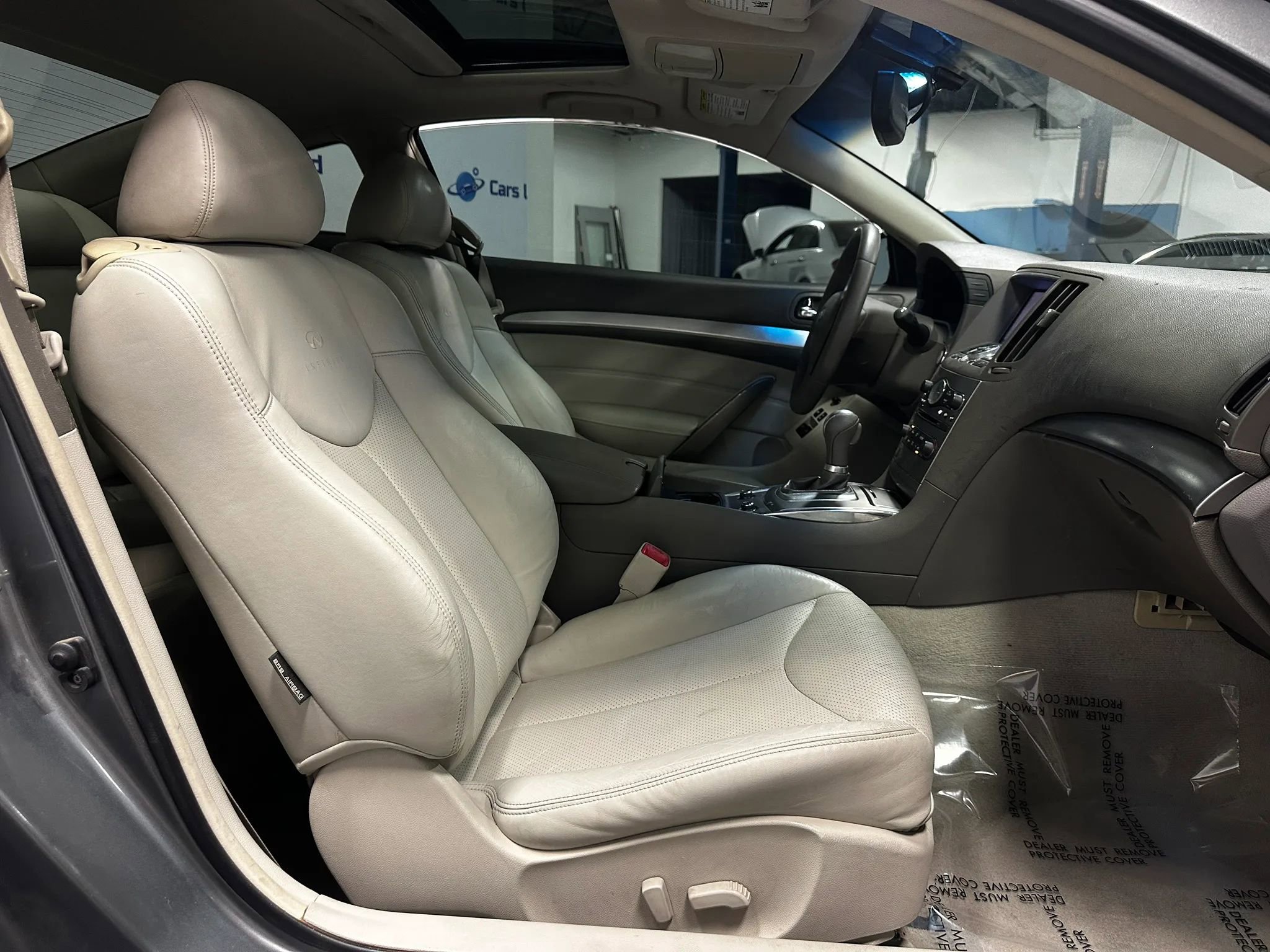 Used 2010 INFINITI G37 Journey w/ Premium Pkg image 16