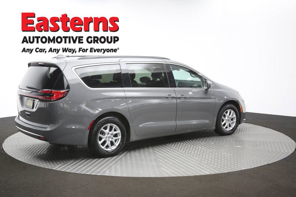 Used 2022 Chrysler Pacifica Touring-L image 43