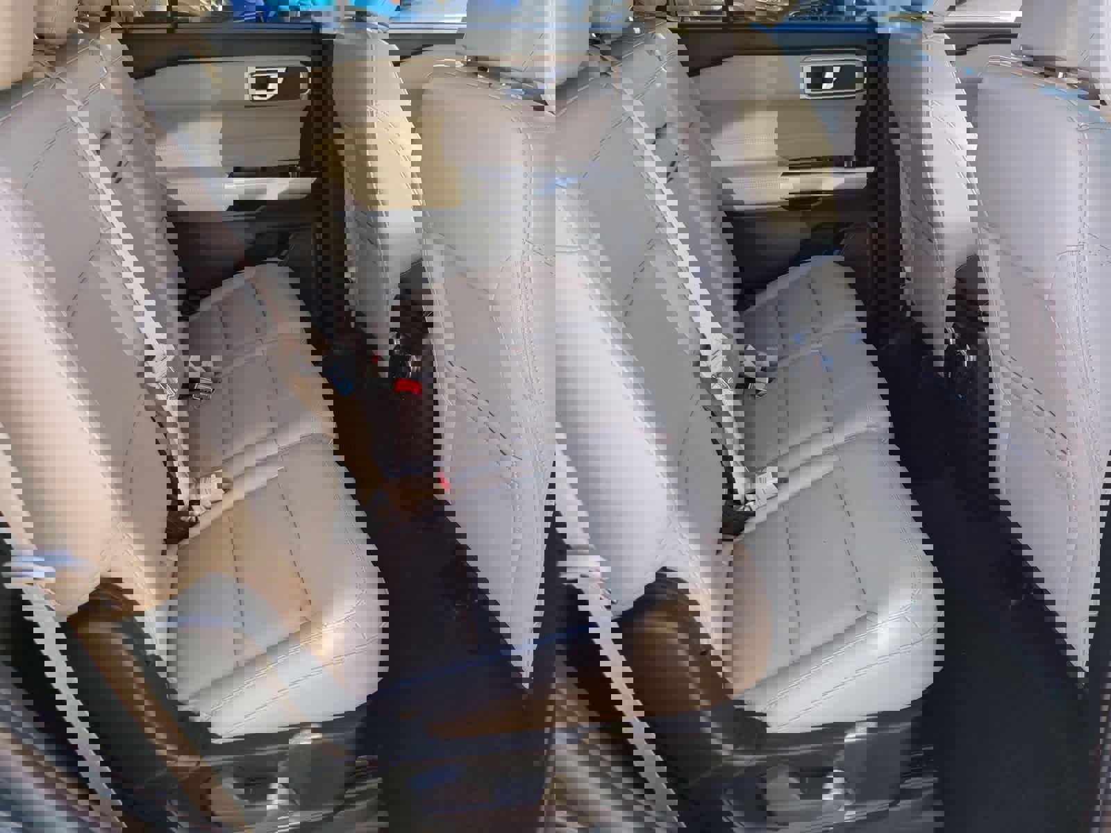 Used 2022 Ford Explorer XLT w/ Equipment Group 202A image 20