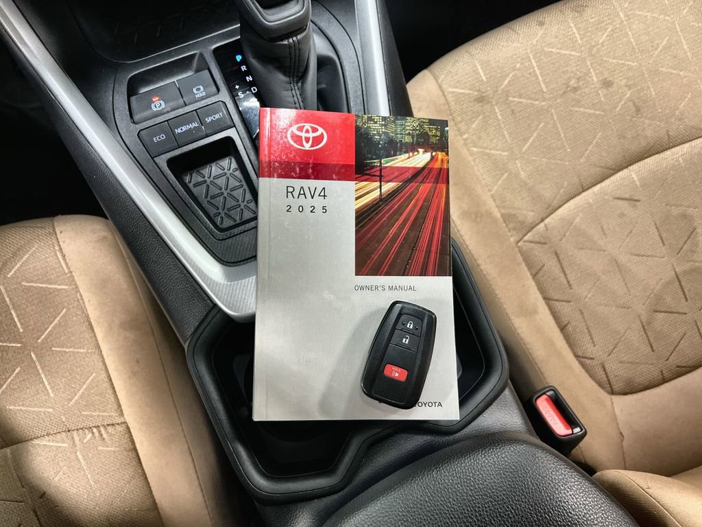 Used 2025 Toyota RAV4 XLE image 11