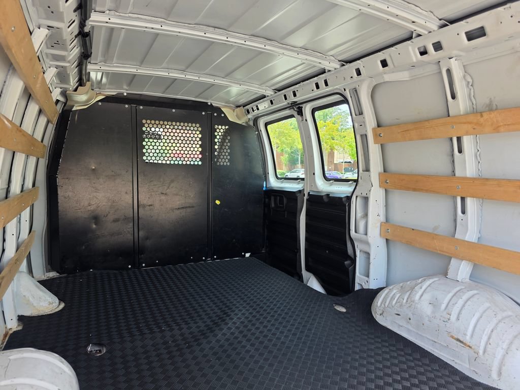 Used 2024 Chevrolet Express 2500 w/ Driver Convenience Package RWD image 27