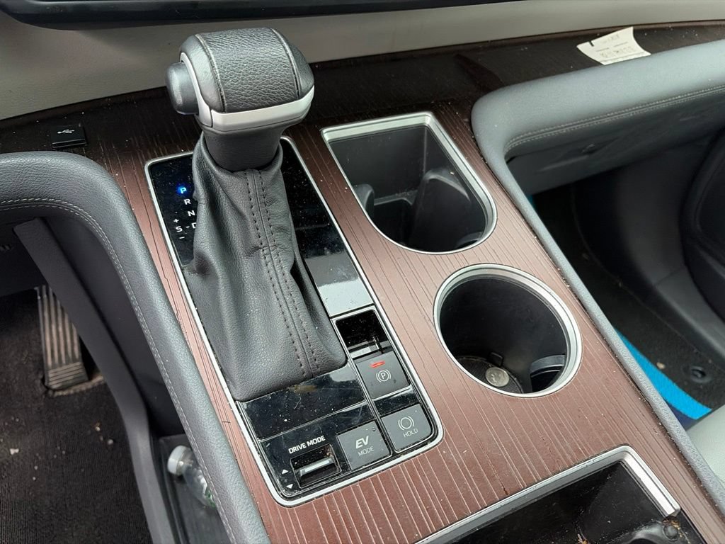 Used 2023 Toyota Sienna XLE FWD image 17