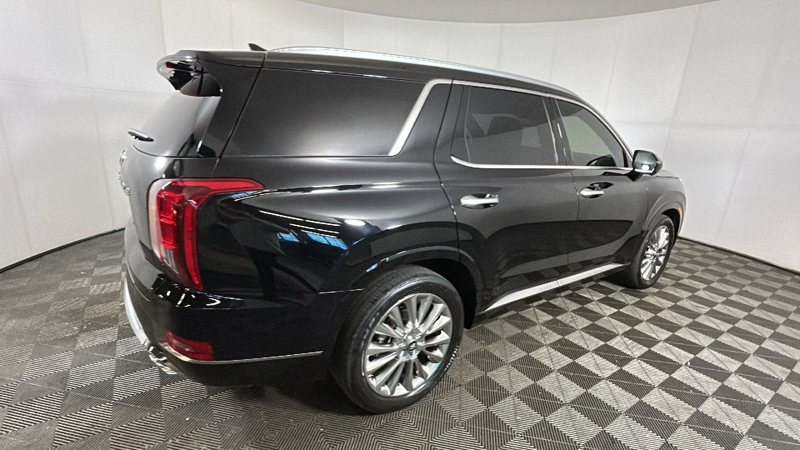 Used 2020 Hyundai Palisade Limited FWD image 3