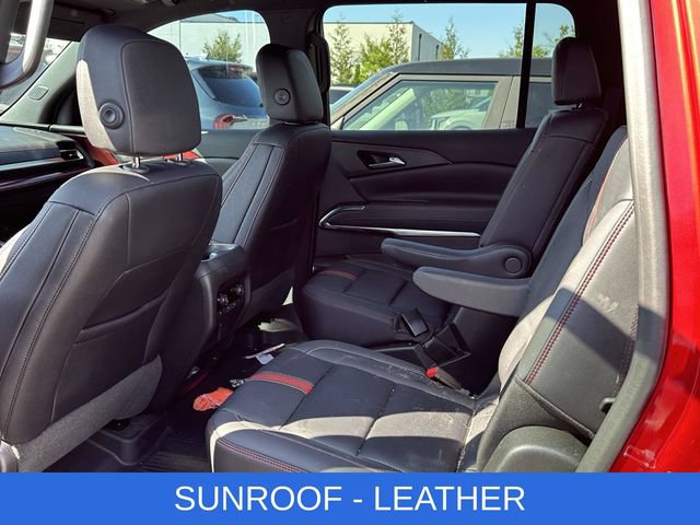 Used 2024 Chevrolet Traverse RS AWD/4WD image 3