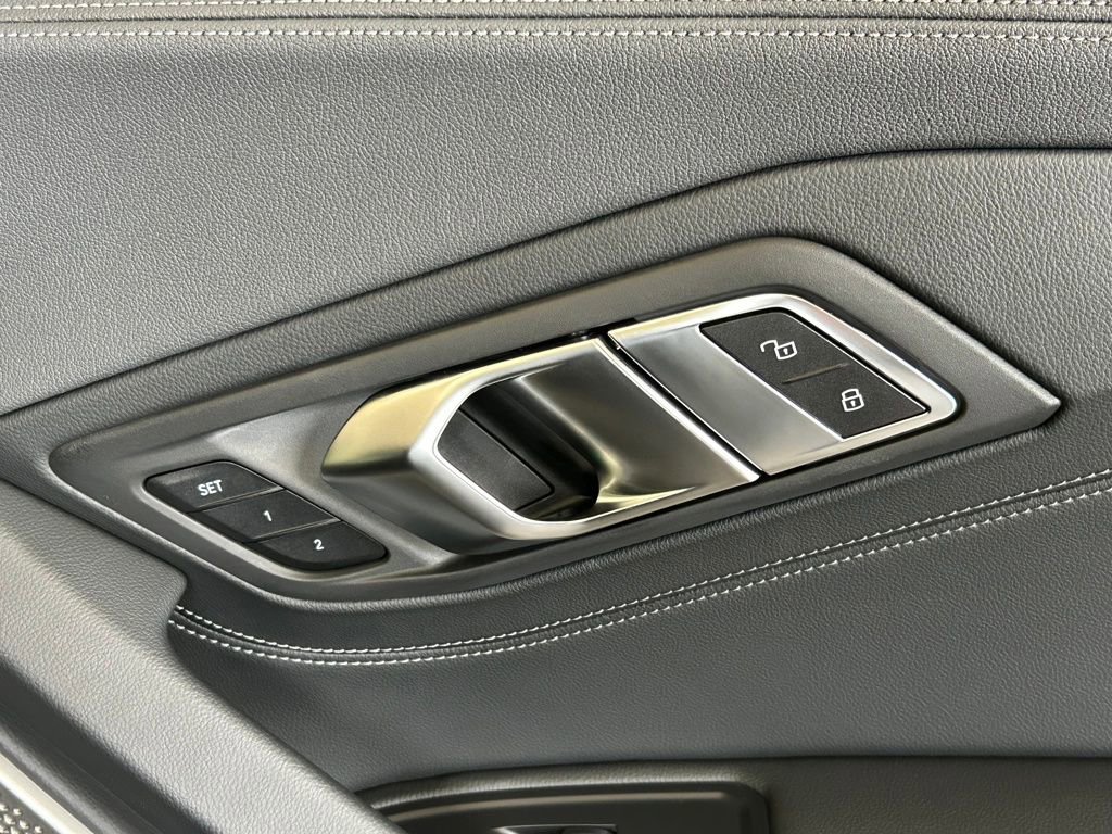 Used 2022 BMW Z4 M40i w/ Premium Package image 45