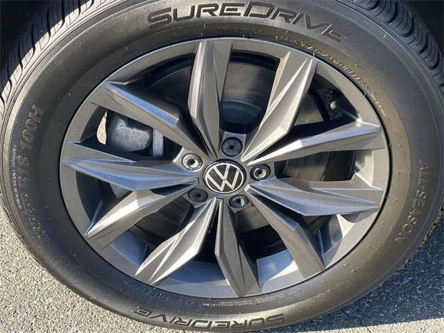 Used 2022 Volkswagen Tiguan SE image 13
