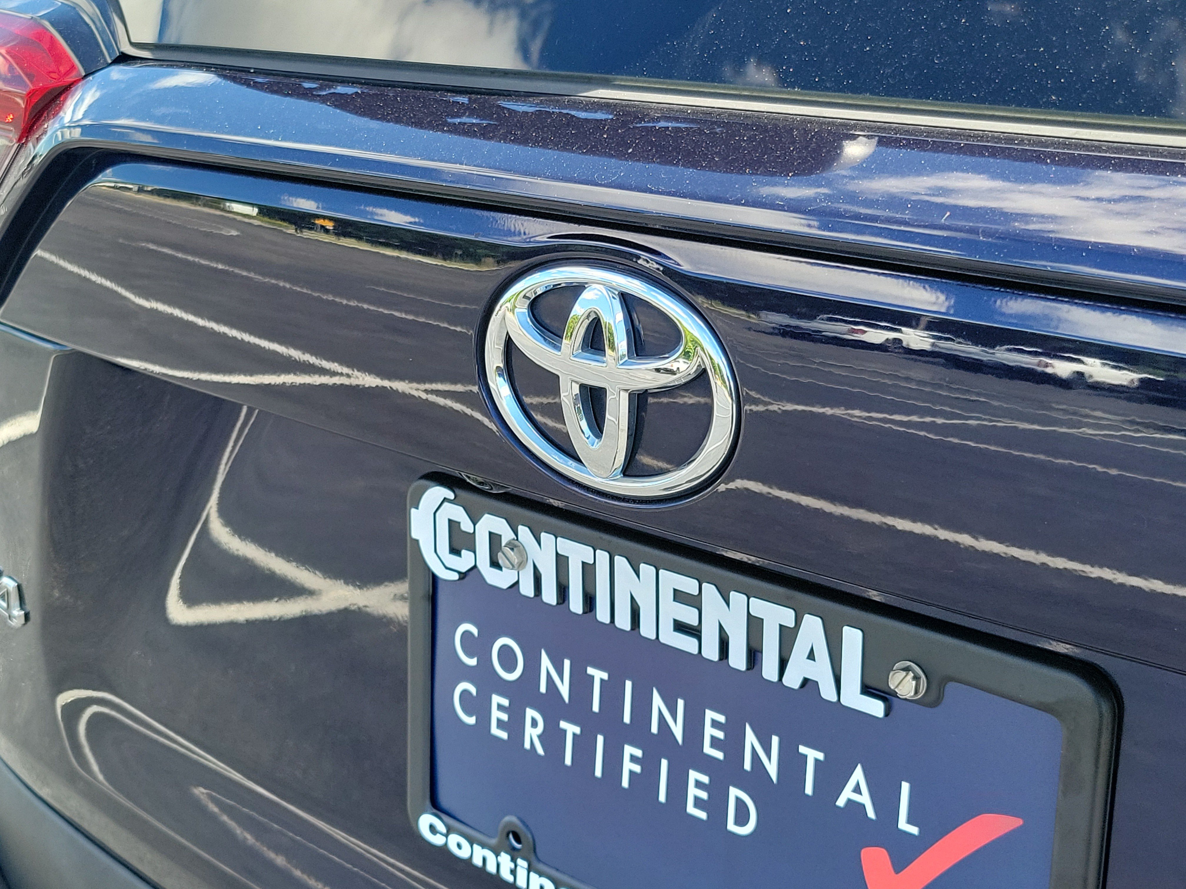 Used 2019 Toyota RAV4 XLE Premium w/ Cold Weather Package AWD/4WD image 8