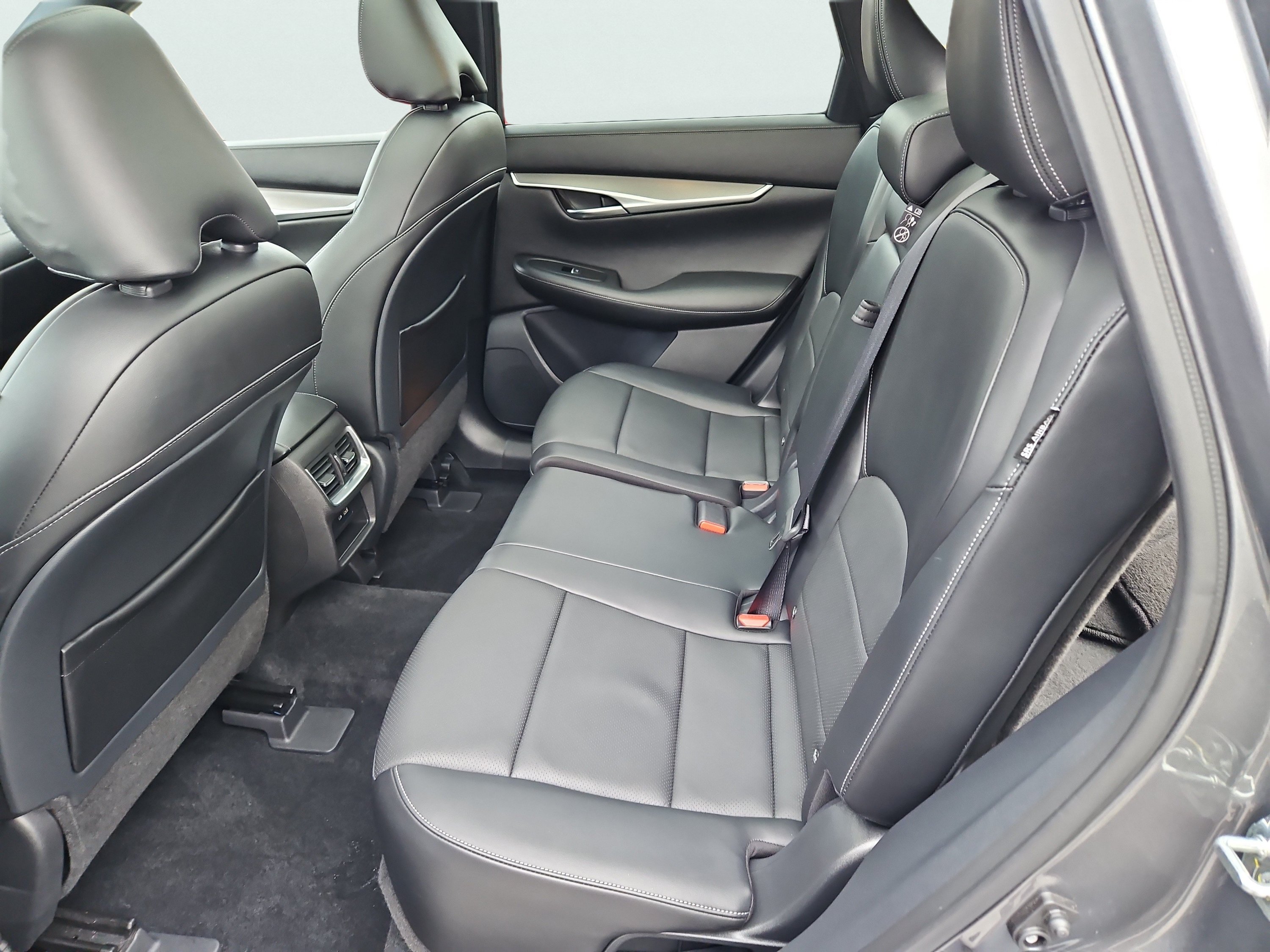 Used 2022 INFINITI QX50 Luxe w/ Appearance Package AWD/4WD image 32