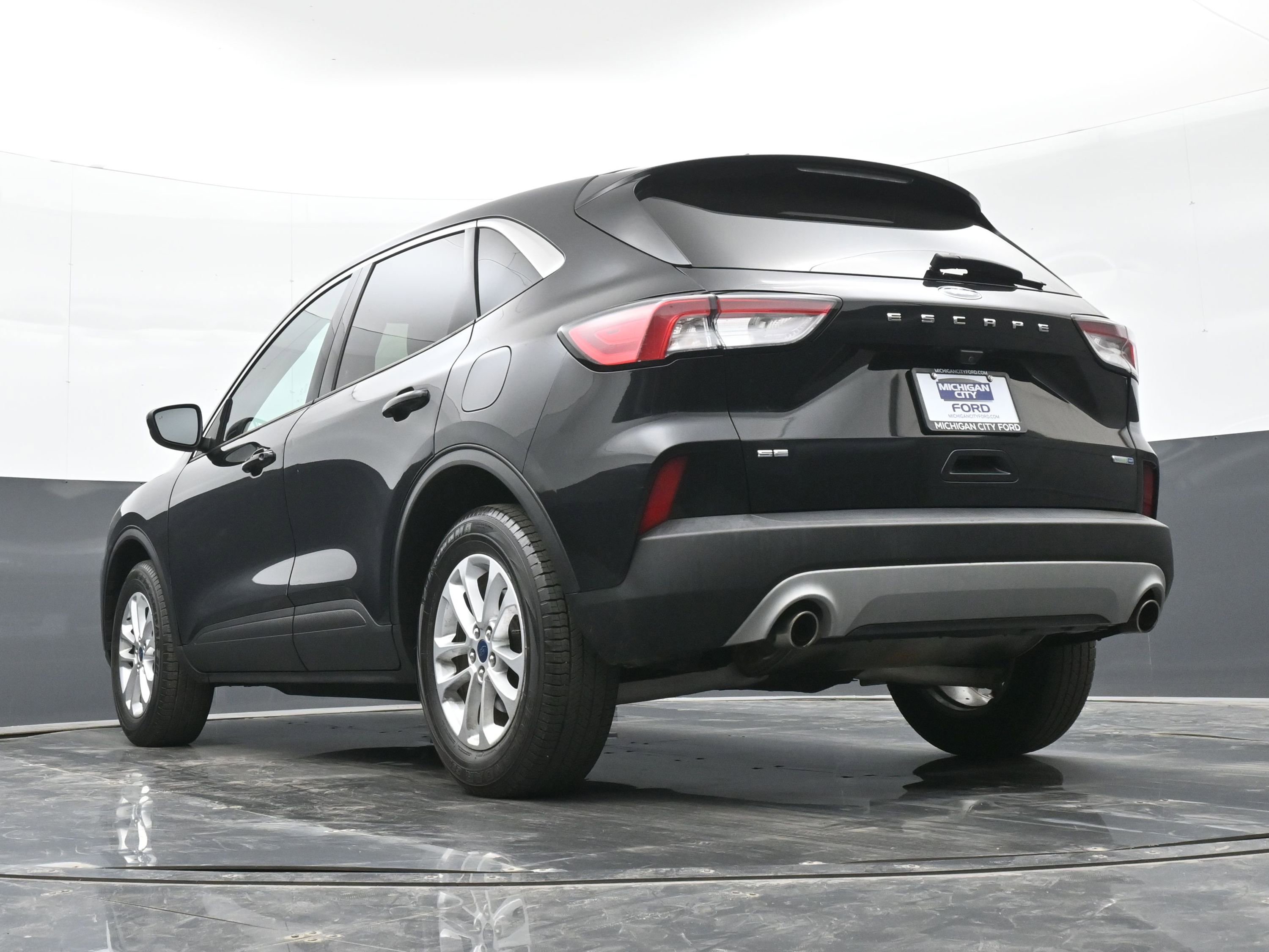 Used 2020 Ford Escape SE image 38