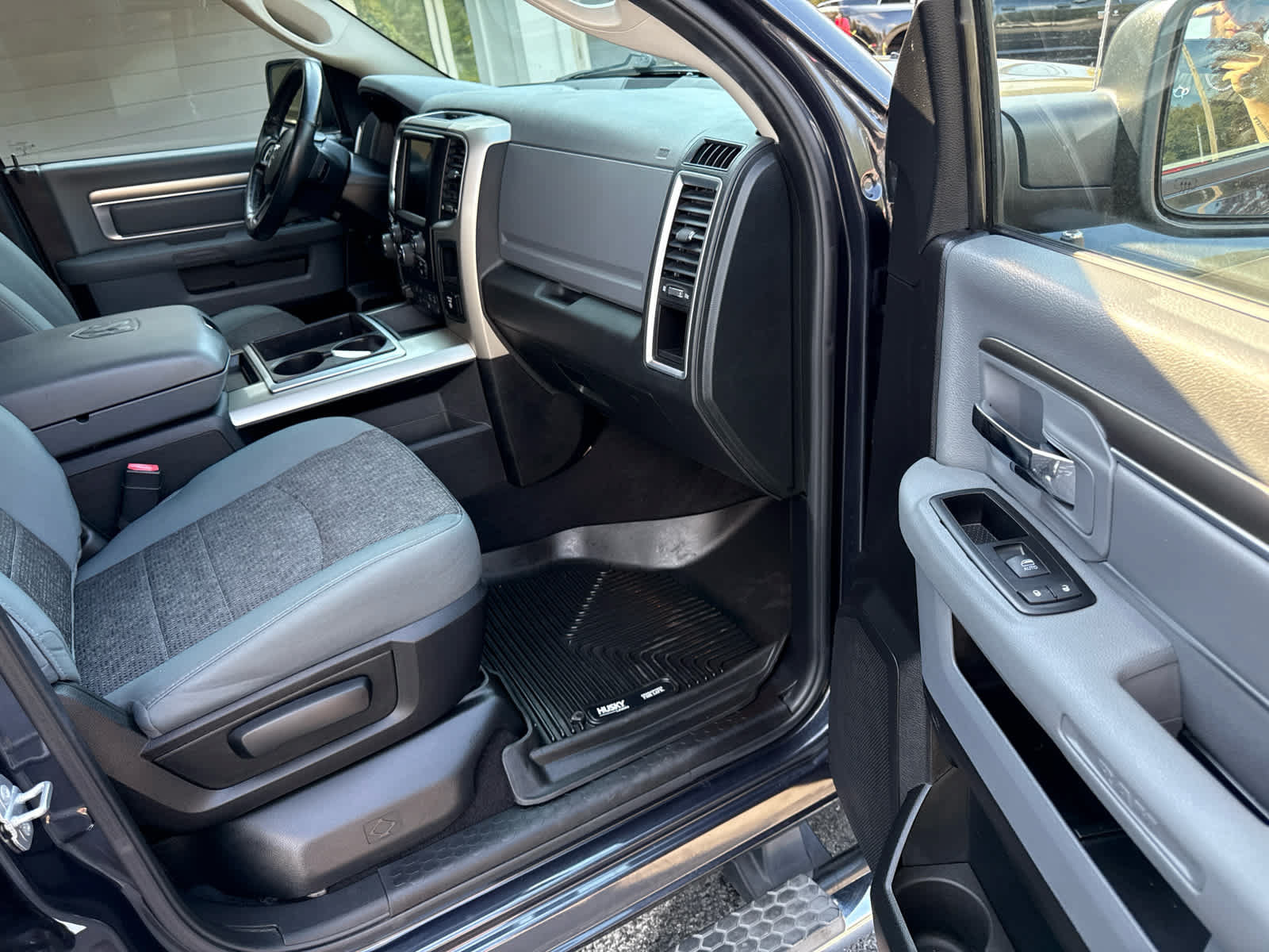 Used 2015 RAM 1500 Outdoorsman AWD/4WD image 15