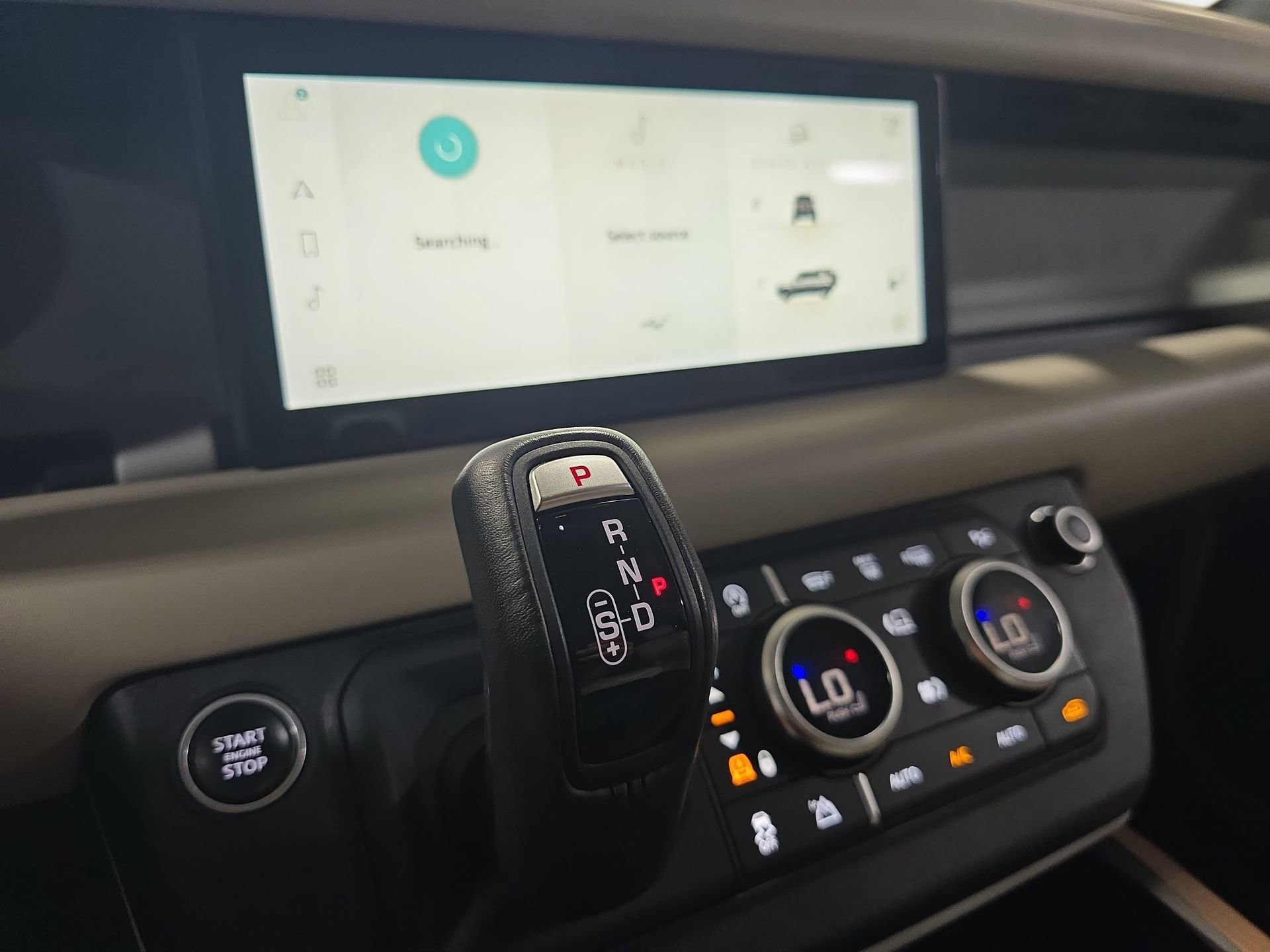 Used 2020 Land Rover Defender 110 HSE AWD/4WD image 19