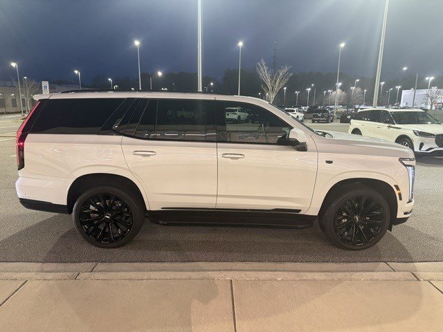 Used 2025 Cadillac Escalade Premium Luxury image 5