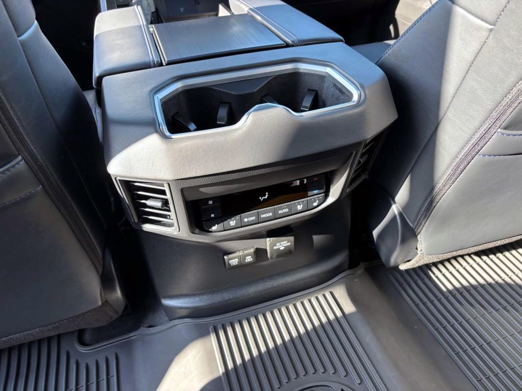 Used 2025 Toyota Sequoia Platinum image 32