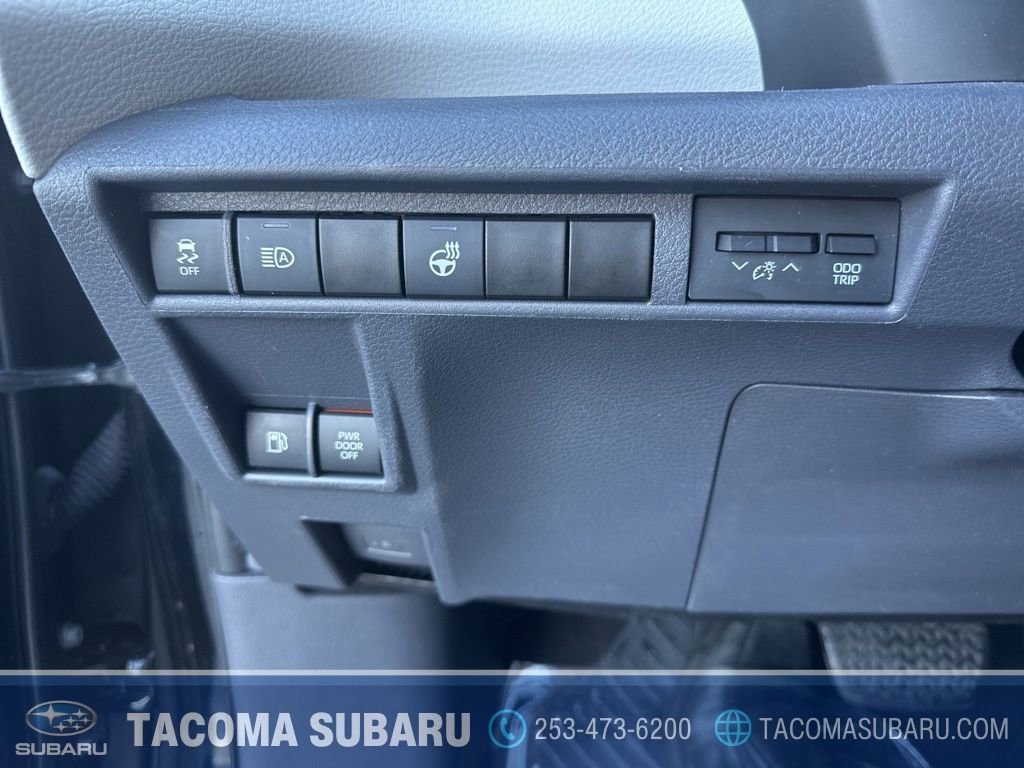 Used 2021 Toyota Sienna XSE image 28