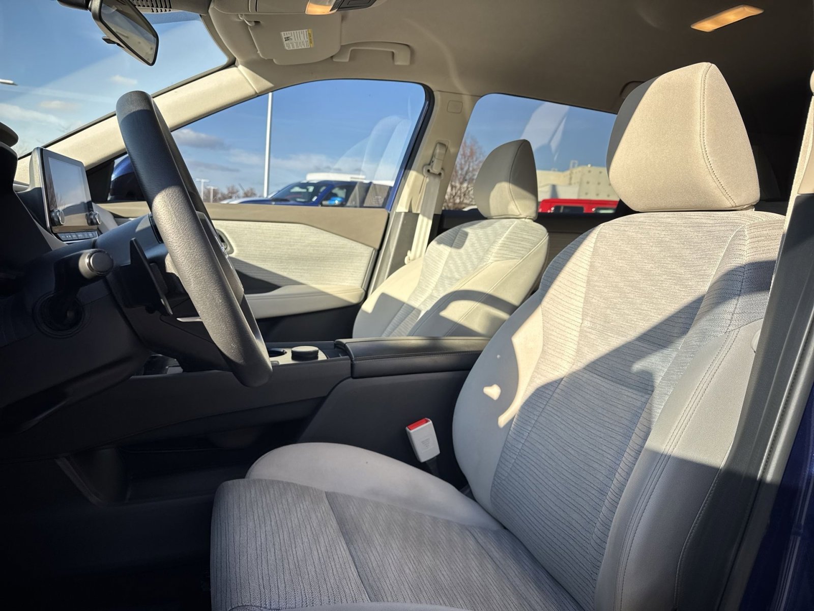 Used 2021 Nissan Rogue SV image 17