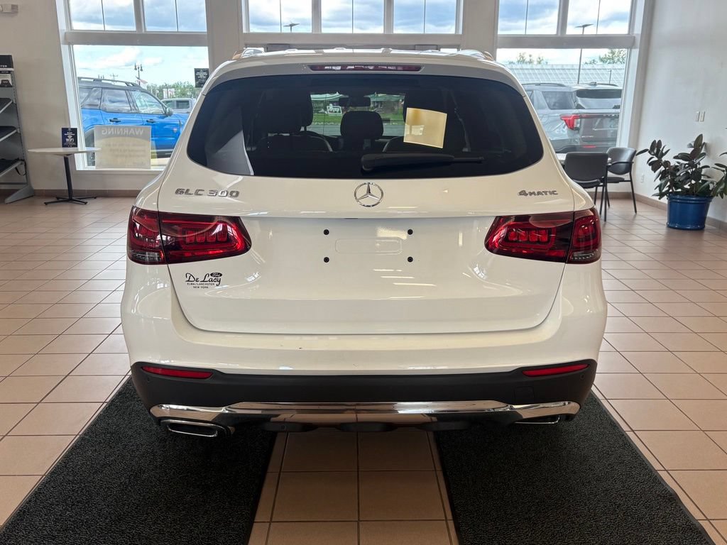 Used 2021 Mercedes-Benz GLC 300 4MATIC image 4