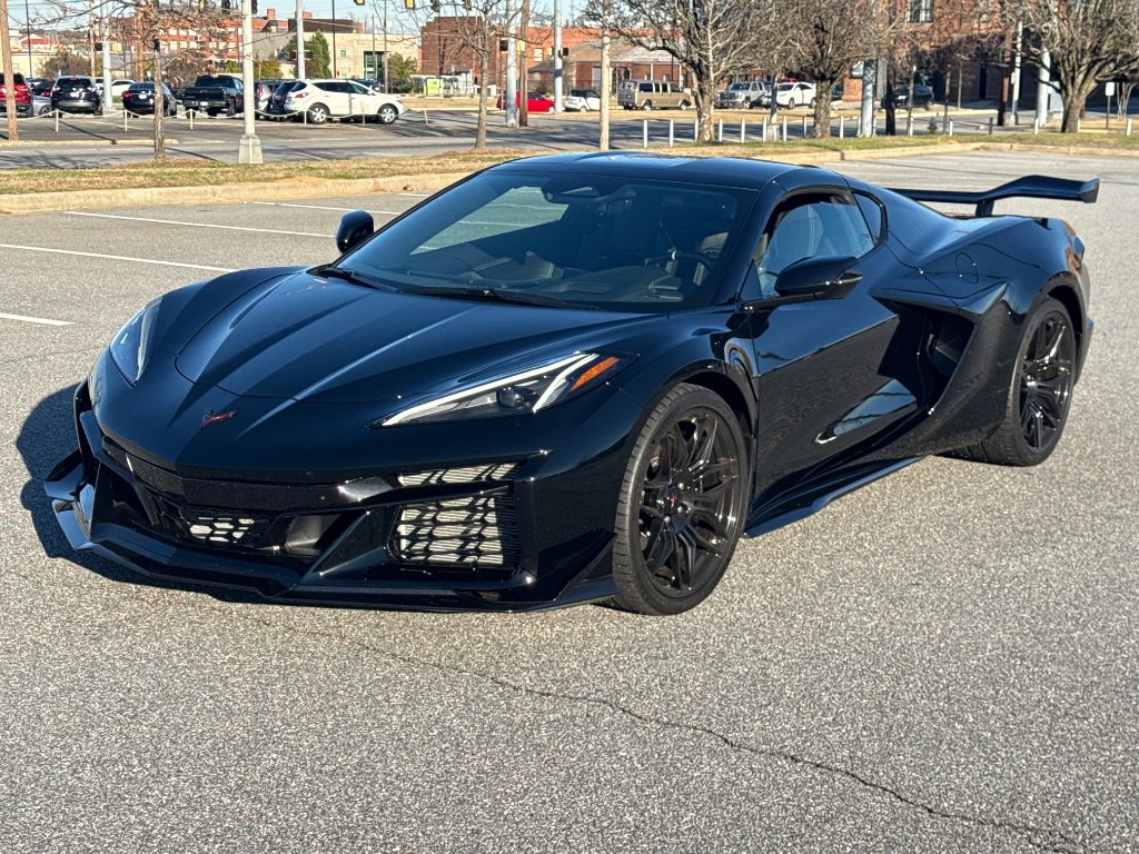 Used 2025 Chevrolet Corvette Z06 w/ Battery Protection Package image 1
