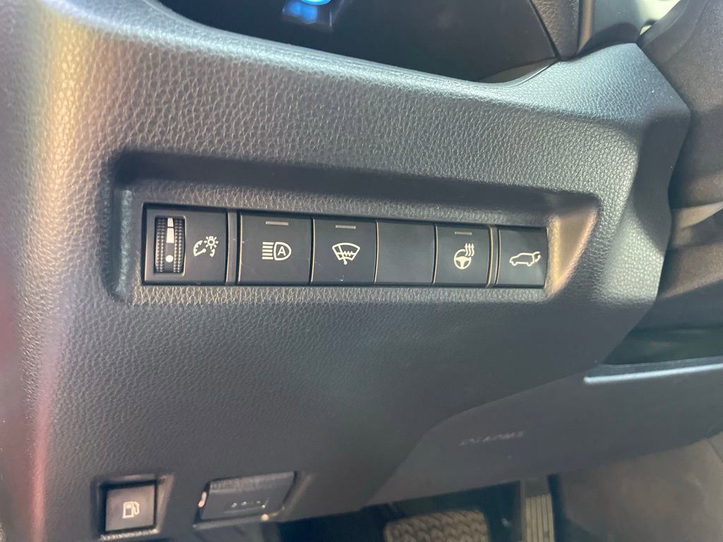 Used 2022 Toyota RAV4 XSE w/ Weather Package image 11