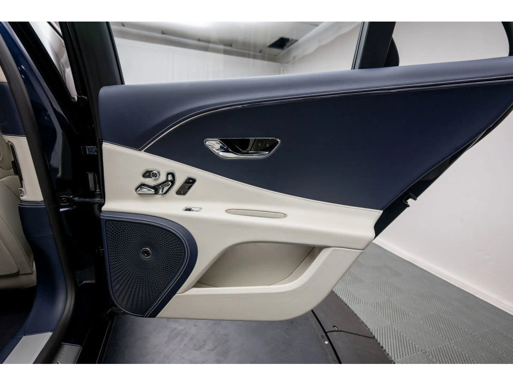 Certified 2023 Bentley Flying Spur V8 AWD/4WD image 44