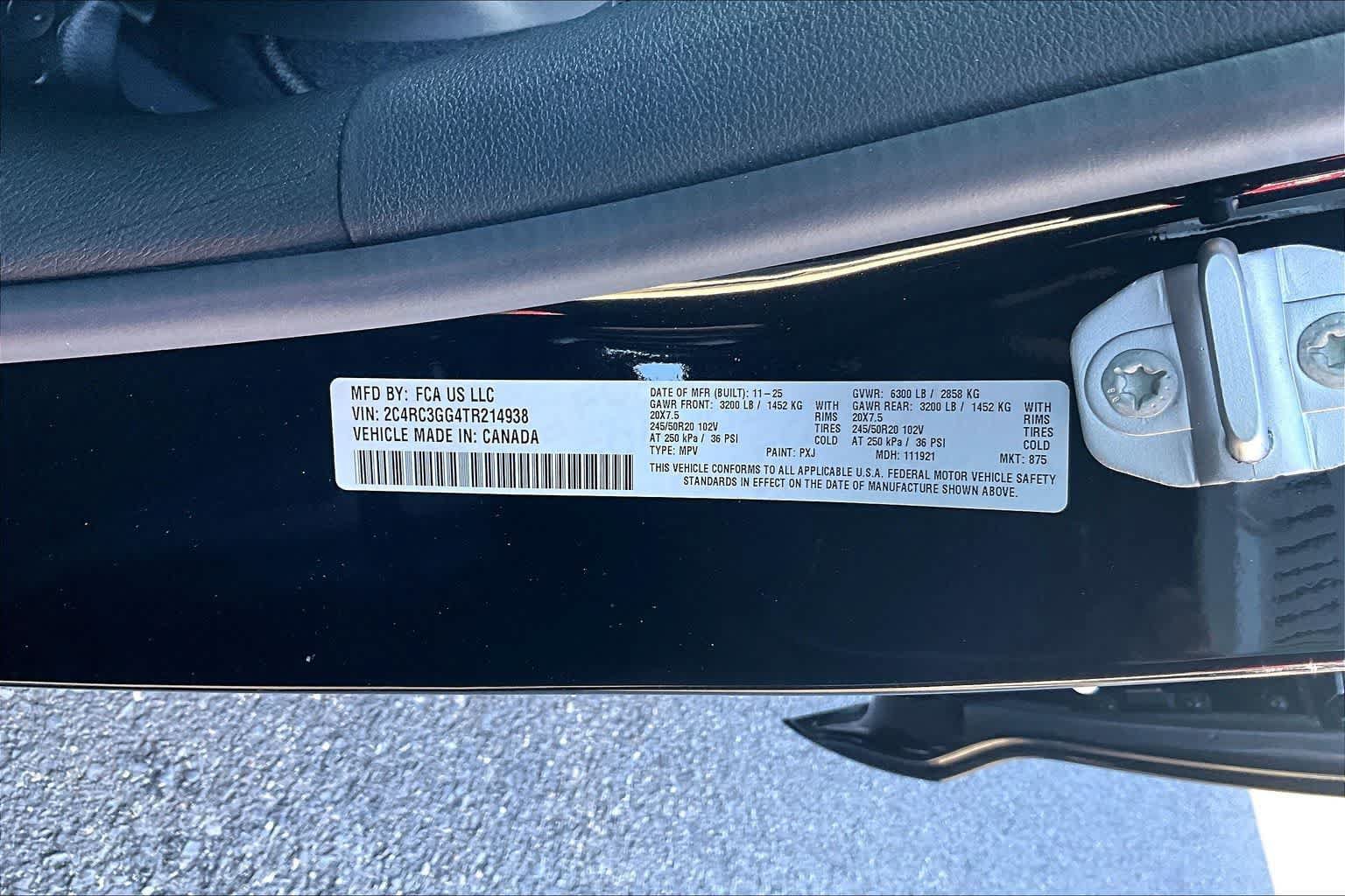 New 2026 Chrysler Pacifica Limited w/ Uconnect Theater Family Group AWD/4WD image 21