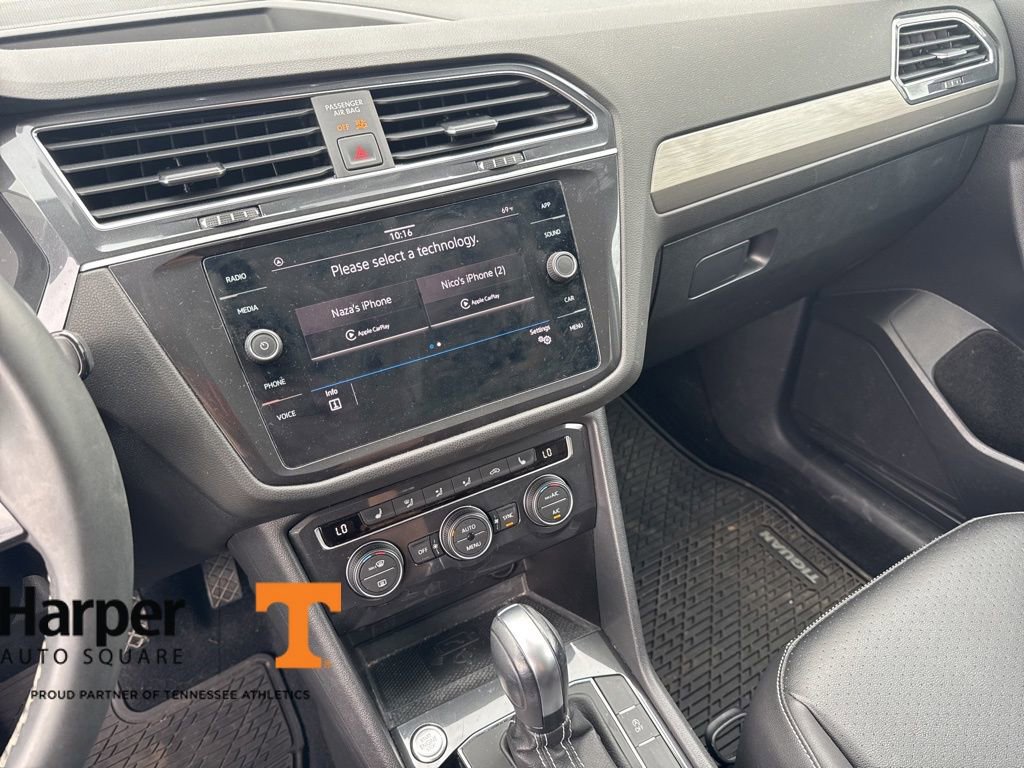 Used 2021 Volkswagen Tiguan SE w/ Panoramic Sunroof Package image 16