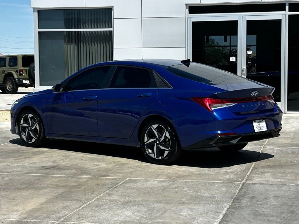 Used 2022 Hyundai Elantra SEL w/ Convenience + Premium Package FWD image 6
