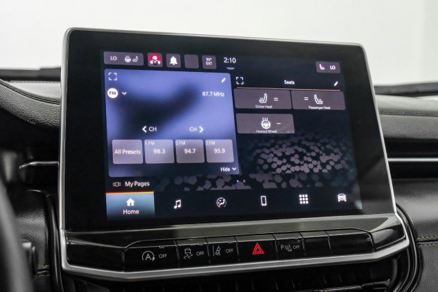 Used 2023 Jeep Compass Limited image 28